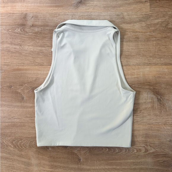 Aritzia Babaton Contour Crop Polo Tank Size Medium Ivory - Picture 5 of 9